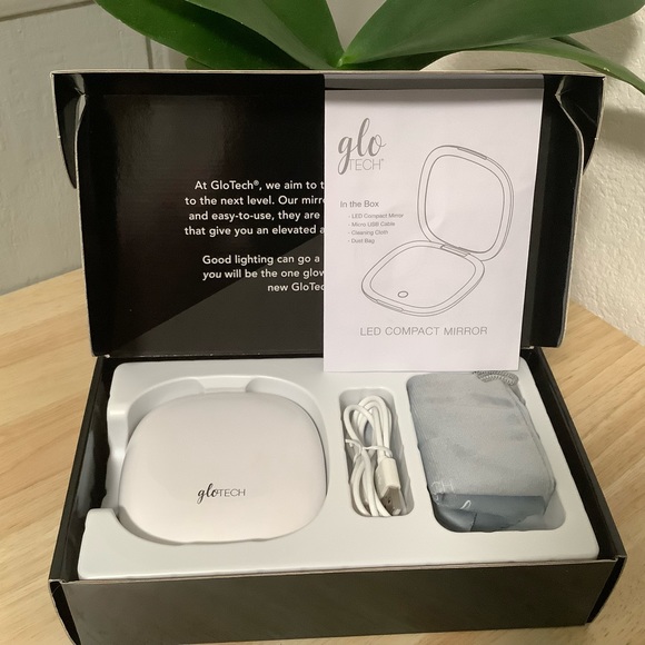 GLO TECH LED COMPACT Magnifying Small Mirror 1X & 10X Travel 4” BLACK AND WHITE - Picture 2 of 6